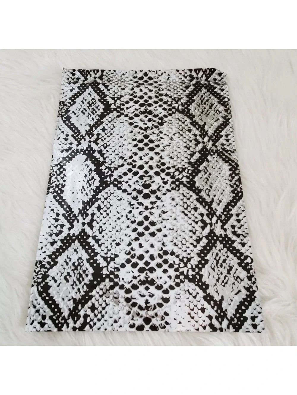 (25) 10 x 13 Snake Print Self Sealing Poly Mailers